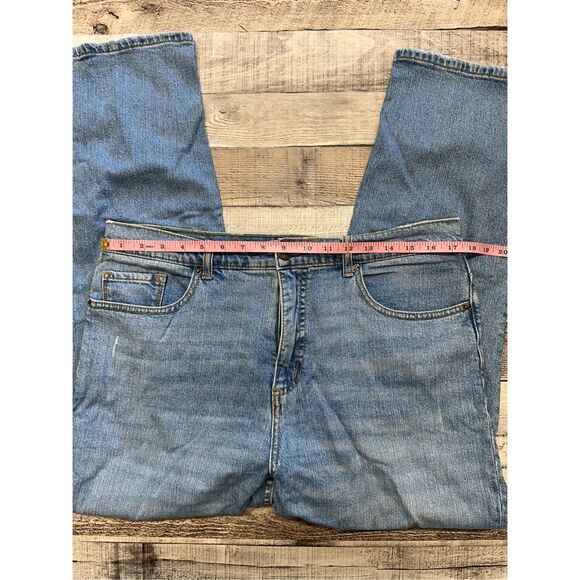 Urban Outfitters BDG The Mom Jean Straight Leg High Rise Blue Denim Jeans 32W - Picture 3 of 11